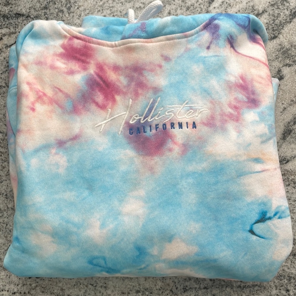 Hollister Tie Dye Sweatshirt l XS